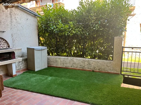 T2 de 32m² de PLEIN PIED avec une terrasse de 15 m² - ANNOT centre village