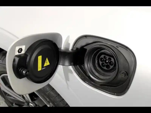 Volvo Xc60 t6 hybride rechargeable 253 + 145ch plus style chrome geartronic 8 awd — photo 10
