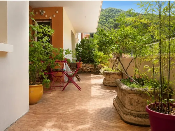Appartement 6 pièces 100 m²
