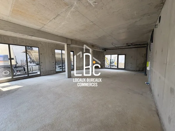 Local commercial 112 m²