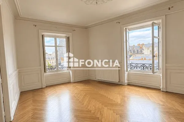 Appartement 6 pièces 138 m²