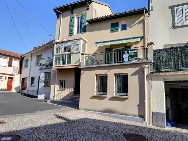 Jolie maison de bourg à Blanzat