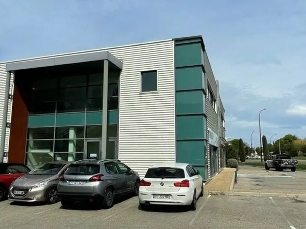 Bureaux à vendre à Entraigues sur la sorgue de 123 m²