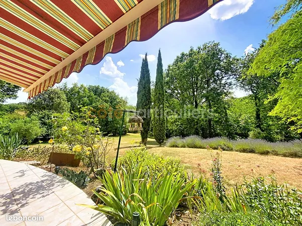 Maison 7 pièces 226 m²