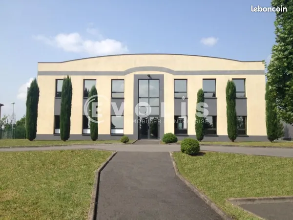 Local d'activité 1 440 m²
