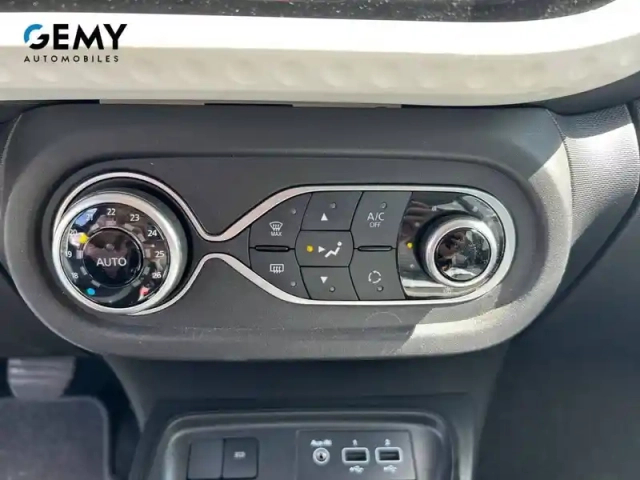 Renault Twingo iii achat intégral - 21 — photo 14