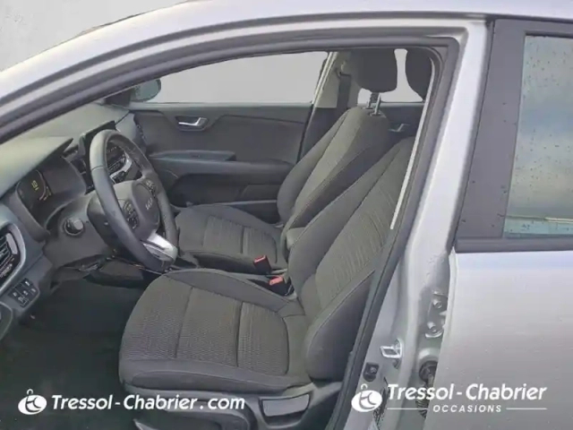 Kia Stonic 1.0 t-gdi 100 ch dct7 active — photo 9