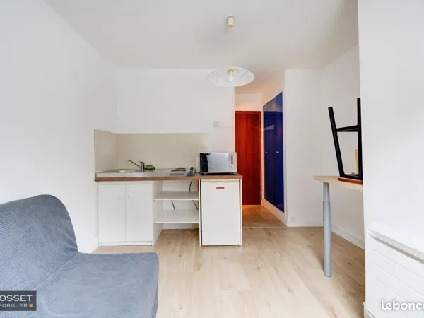 Studio 1 pièce 12 m²