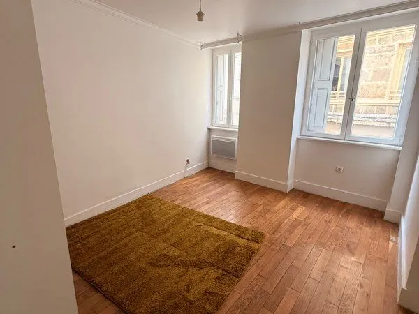Chambres en colocation, rénové et meublé de 120 m² Hyper-centre Saint-Étienne