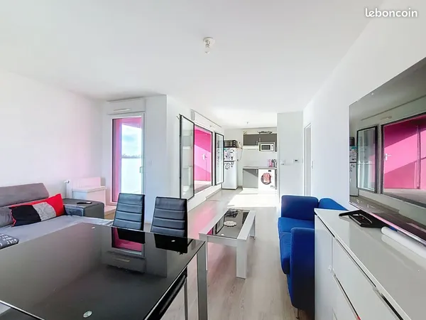 Appartement T3, 65m2 avec terrasse sud-ouest - Arrêt de tramway Neustrie, à 450m