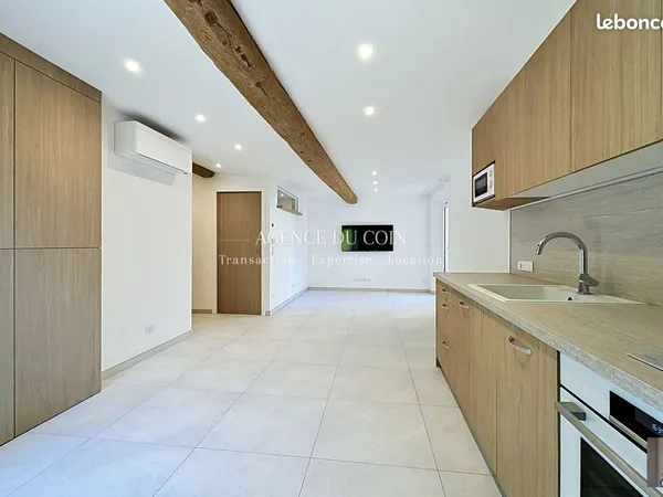Studio 1 pièce 27 m²