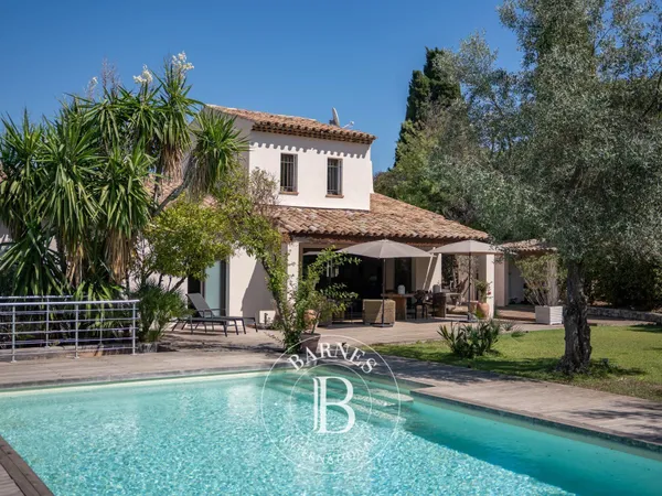 SUPER CANNES - VILLA PROVENÇALE - VUE DEGAGEE