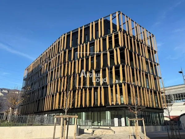 Bureaux 3686 m²
