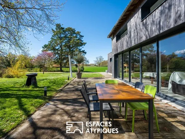 Propriété de caractère dans la prairie avec espace bien-être complet et garage quadruple