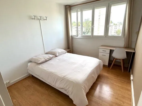 Chambre spatieuse Merignac centre