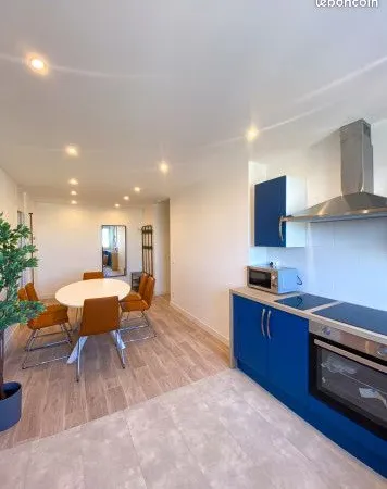 Chambre 7 pièces 116 m²