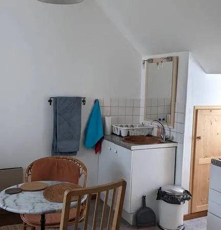 Chambre meublée indépendante