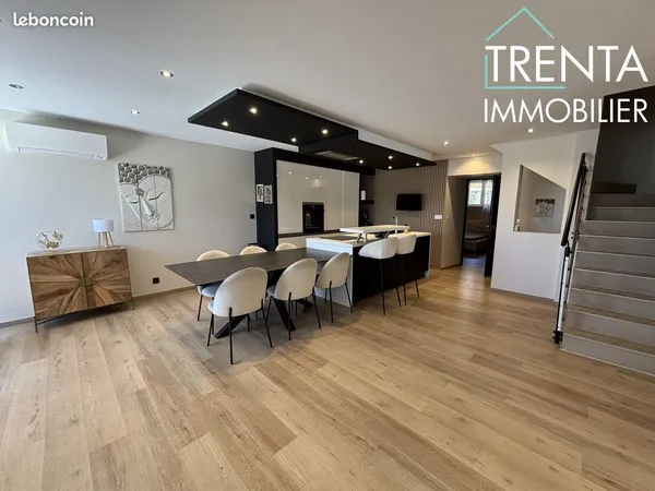 Propriété 6 pièces 240 m²