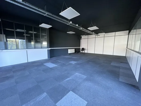Local commercial 248 m²