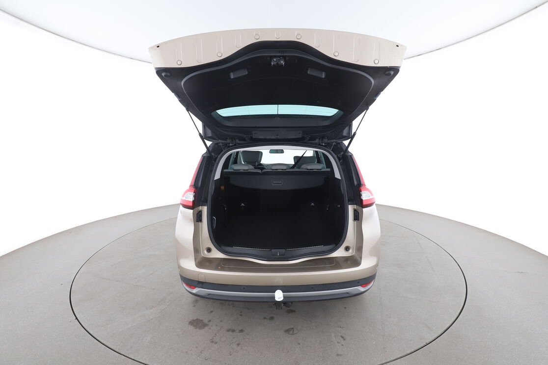 Renault Grand Scenic 1.6 dCi Energy Initiale Paris EDC — photo 15
