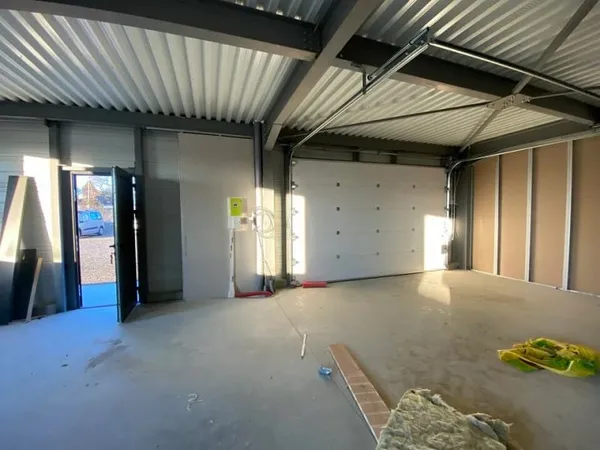 Local 1 pièce 200 m²