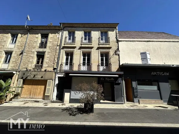 LALINDE : Immeuble de rapport rénové - Idéal investisseur !