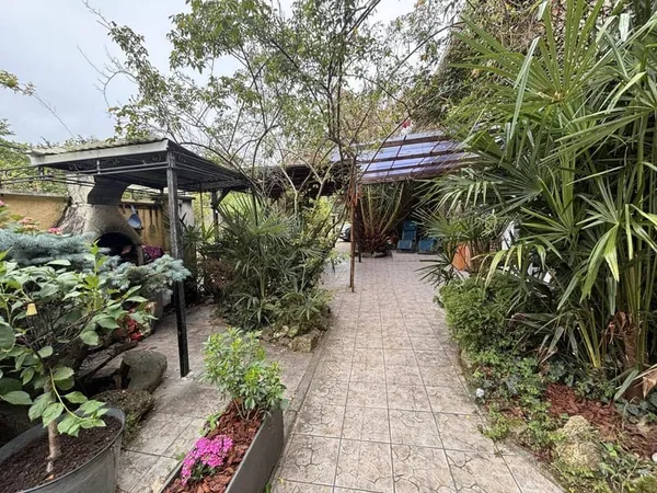 Maison 6 pièces 194 m²