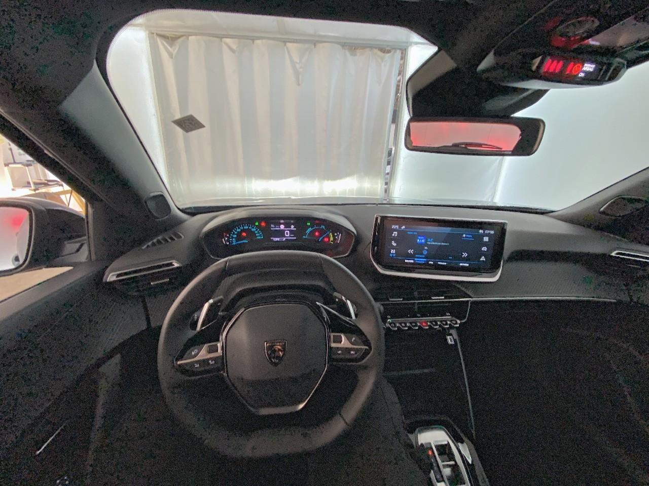 Peugeot 2008 hybrid 145 ch e-dcs6 style — photo 12