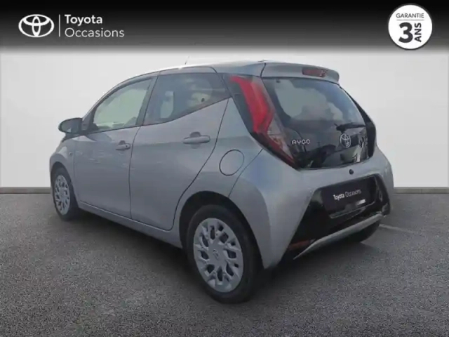 Toyota Aygo 1.0 vvt-i 72ch x-play 5p my20 — photo 2