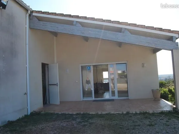 Local bureaux 760 m²