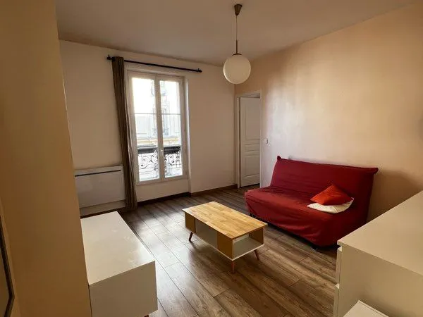 2 pièces 35m2 métro Belleville disponible