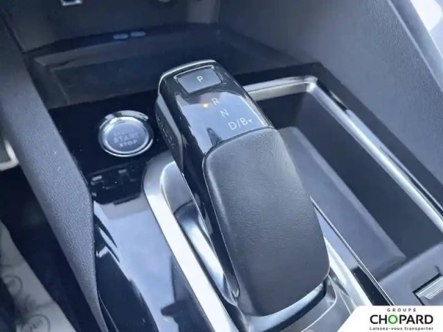 Peugeot 3008 hybrid4 300 e-eat8 — photo 19