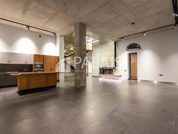 Local 1 pièce 95 m²