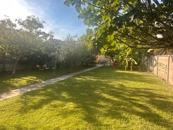 Maison à vendre dans le quartier Val Pompadour à Valenton, jardin plein Sud