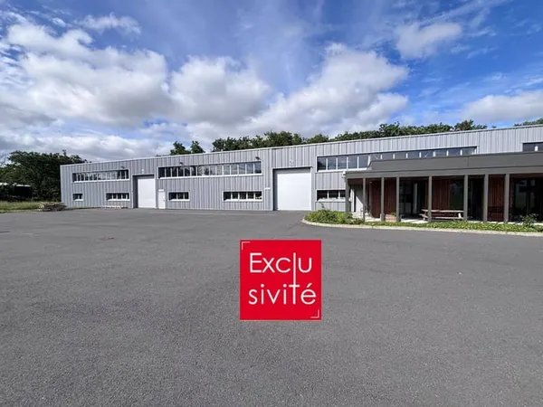 Local d'activité 1056 m²