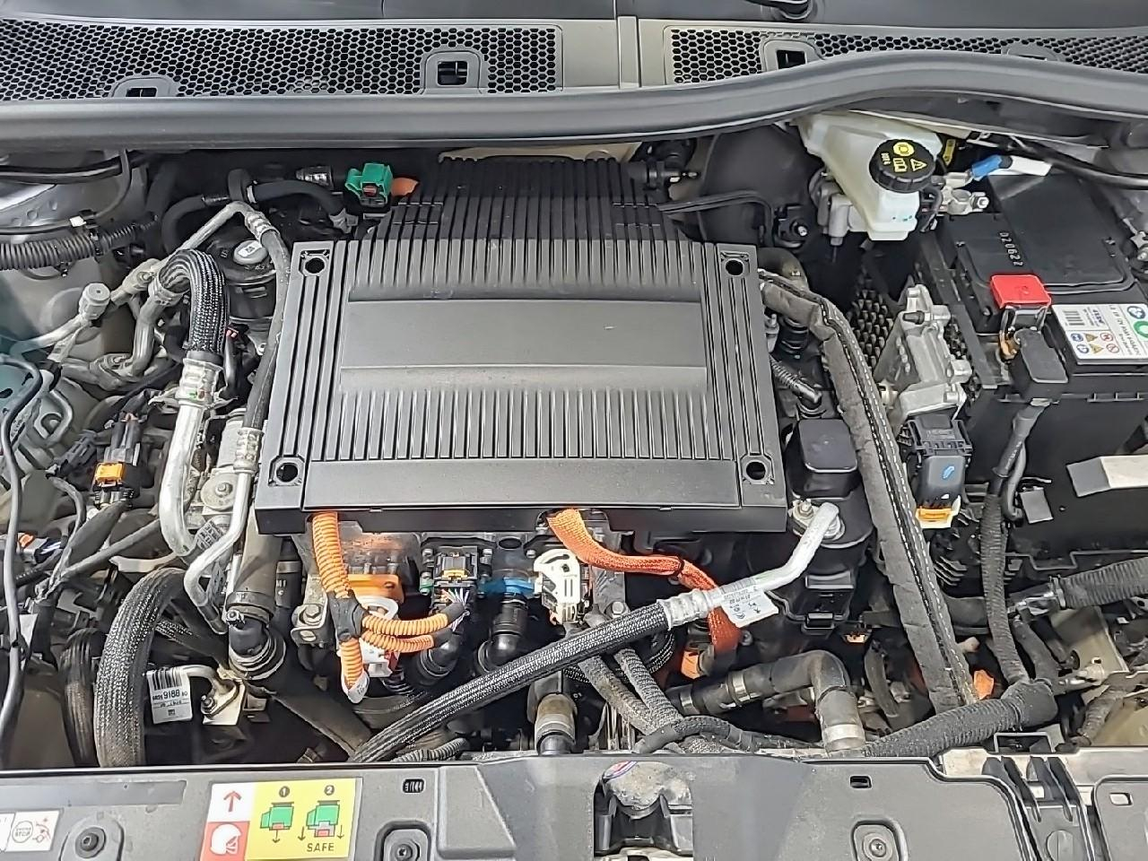 Peugeot 2008 electrique 136 ch allure — photo 15
