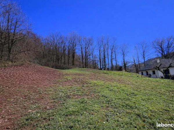 Terrain 5 766 m² Nauviale