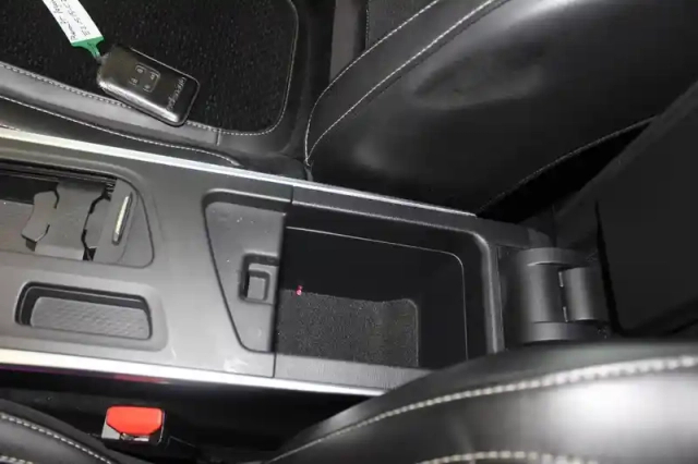 Renault Megane mégane iv berline dci 165 energy edc — photo 32