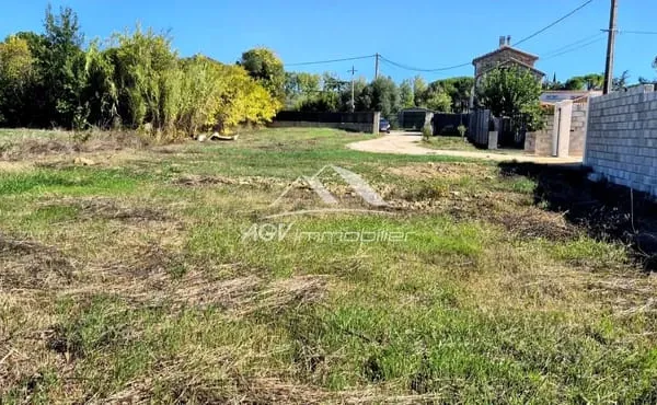 St Hilaire de Brethmas, terrain constructible de 1063m²