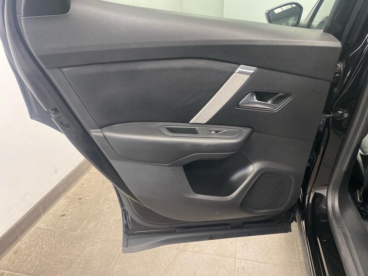 Citroën C4 puretech 130 s&s eat8 c-series — photo 22