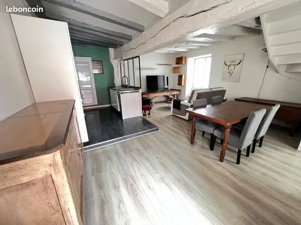 Maison de caractère - 80m2 - 3 chambres - terrasse 20 m2 - Monnaie
