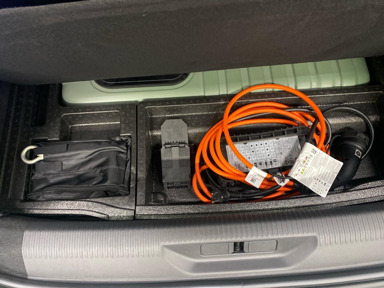 Peugeot 308 phev 180 e-eat8 gt — photo 32
