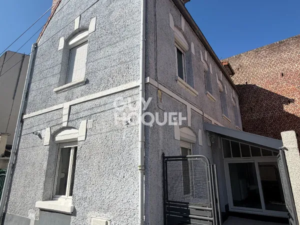 Maison de ville individuelle, à vendre à PÉRONNE (80200).