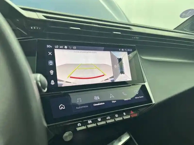 Peugeot 408 phev 225 e-eat8 — photo 25