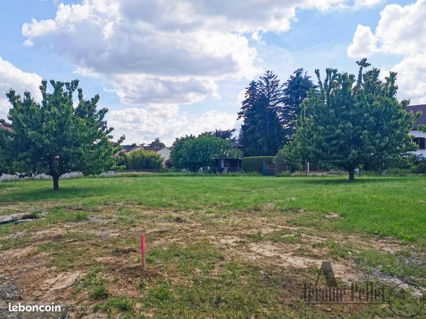 Terrain 600 m² Communay