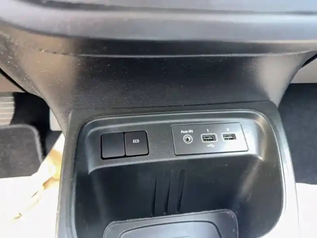 Renault Twingo iii e-tech — photo 42