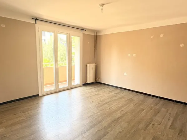 T4 CENTRE VILLE 70 M2 + CAVE + PARKING