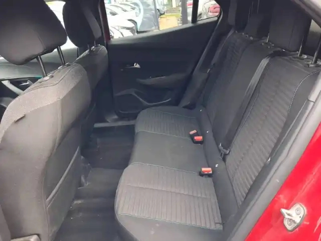 Peugeot 2008 puretech 100 s&amp;s bvm6 — photo 10