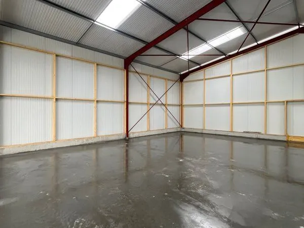 À louer - Local d'activité 100 à 200m2