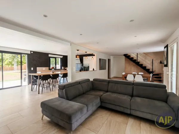 Maison 4 chambres (160 m²)